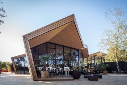 Здание-оригами в Люксембурге. Необычный проект клуба-ресторана от Metaform Architects