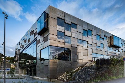 Новый корпус факультета искусства, музыки и дизайна в Бергене от Snøhetta